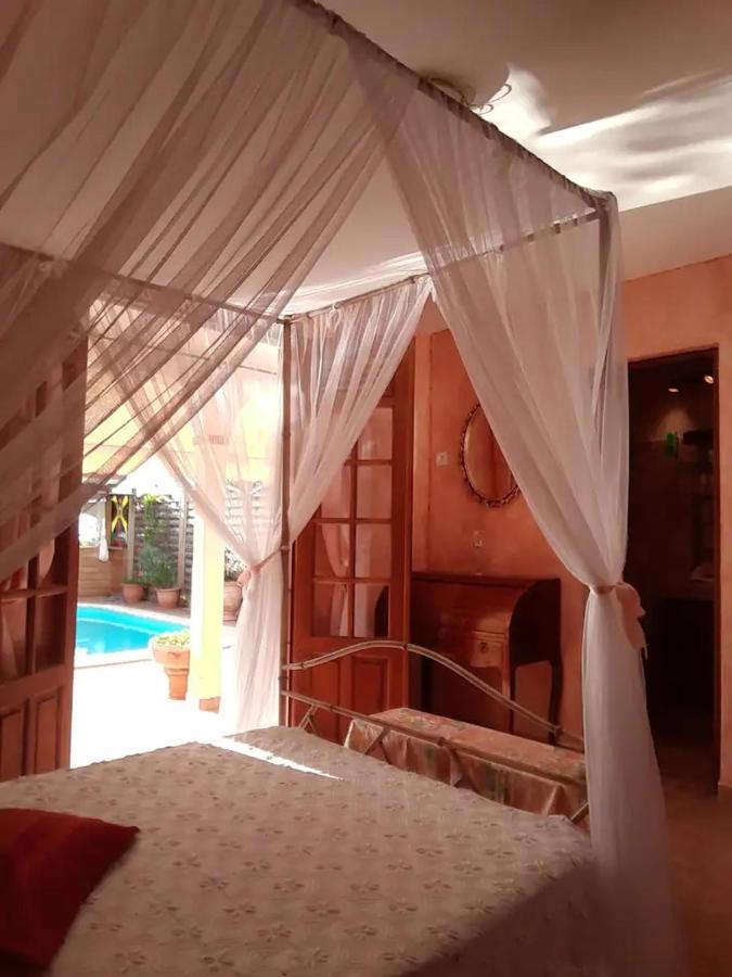 Agreable Chambre D'Hotes, Sdb, Piscine, Carbet Cuisine. Сен-Клод Экстерьер фото