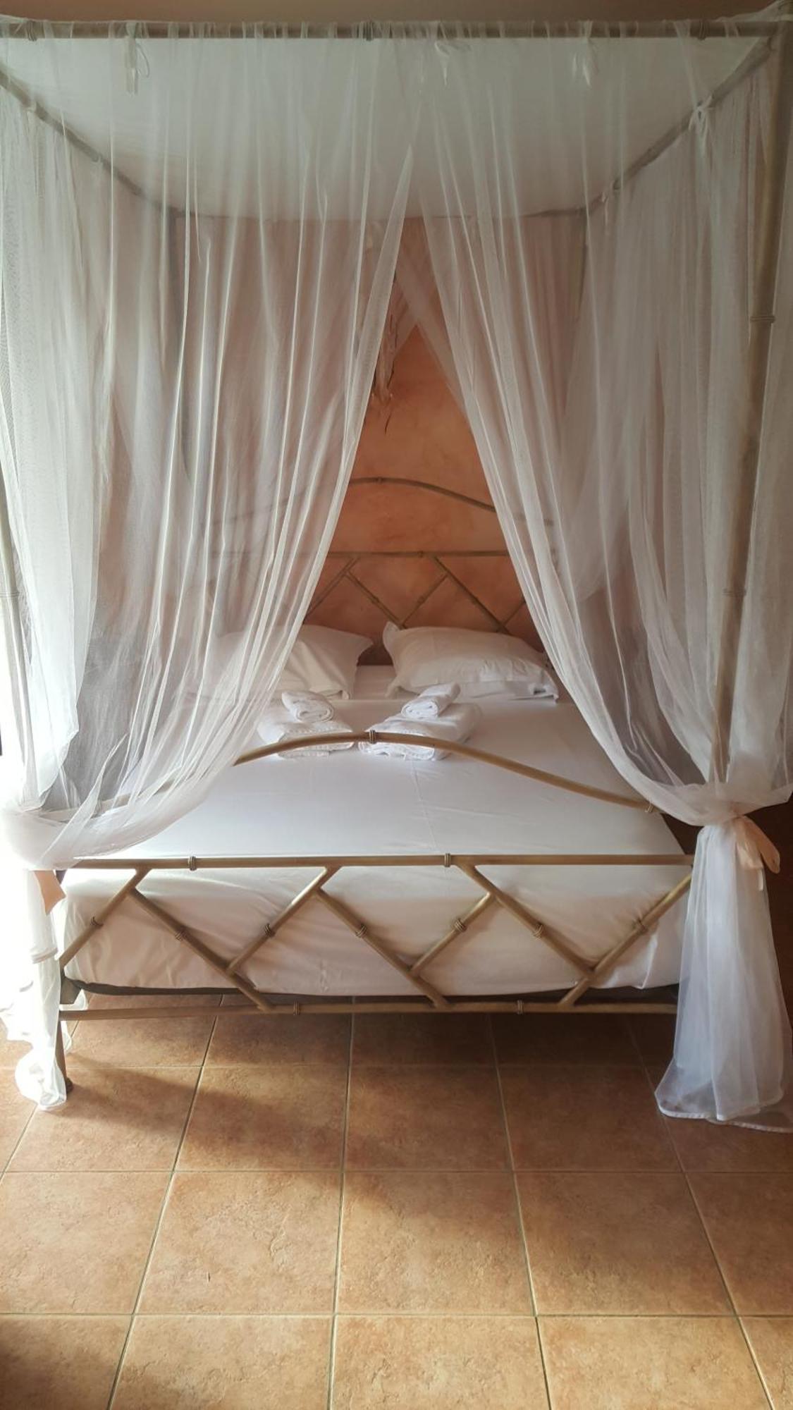 Agreable Chambre D'Hotes, Sdb, Piscine, Carbet Cuisine. Сен-Клод Экстерьер фото